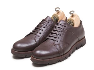 عکس مدل کفش اسپرت مردانه رنگ قهوه ای فورتیس