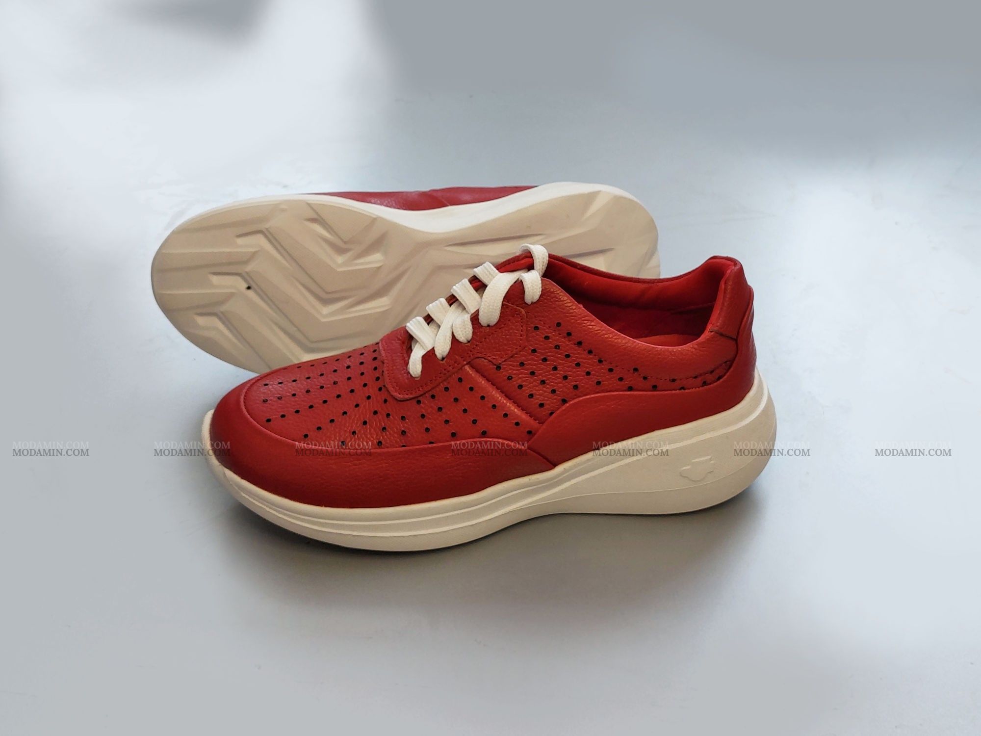 کفش زنانه اسپرت پیاده روی مدل باران - کفش اسپرت قرمز